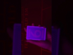 Инфракрасные контактные линзы, чтобы видеть маркированные карты