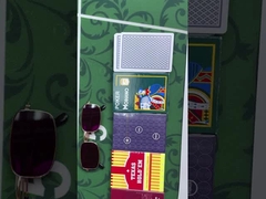 Инфракрасные контактные линзы для маркировки покерных карт