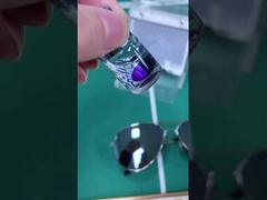 Учитесь играть с помощью высокотехнологичных контактных линз с инфракрасным чернилом для карточек