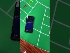 Представляем вам покерный анализатор CVK 680 для iPhone, работающий с колодами карт, помеченных штрих-кодом.